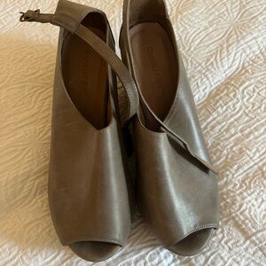 Chocolate Blue Grey Wedge